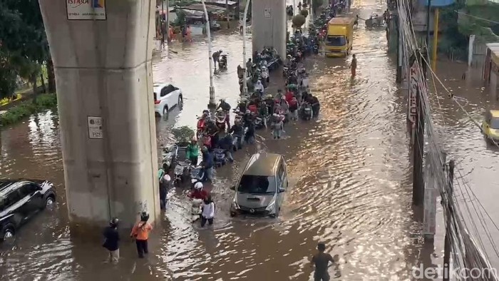 Banjir di Jalan Ciledug Raya, Jakarta Selatan