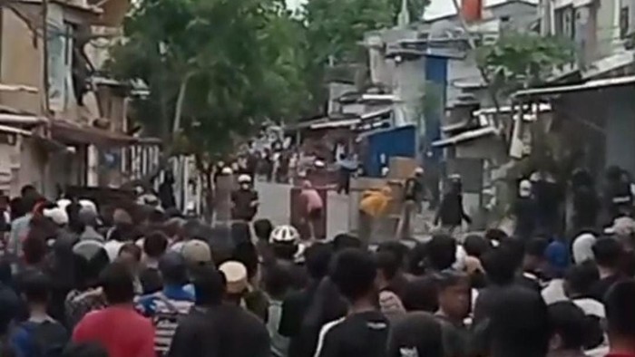 Bentrokan warga di Jalan Tinumbu, Kecamatan Tallo, Kota Makassar.
