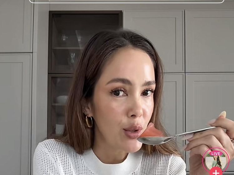 Cathy Sharon Hobi Makan Sehat, Cicip Okra Water hingga Sea Moss