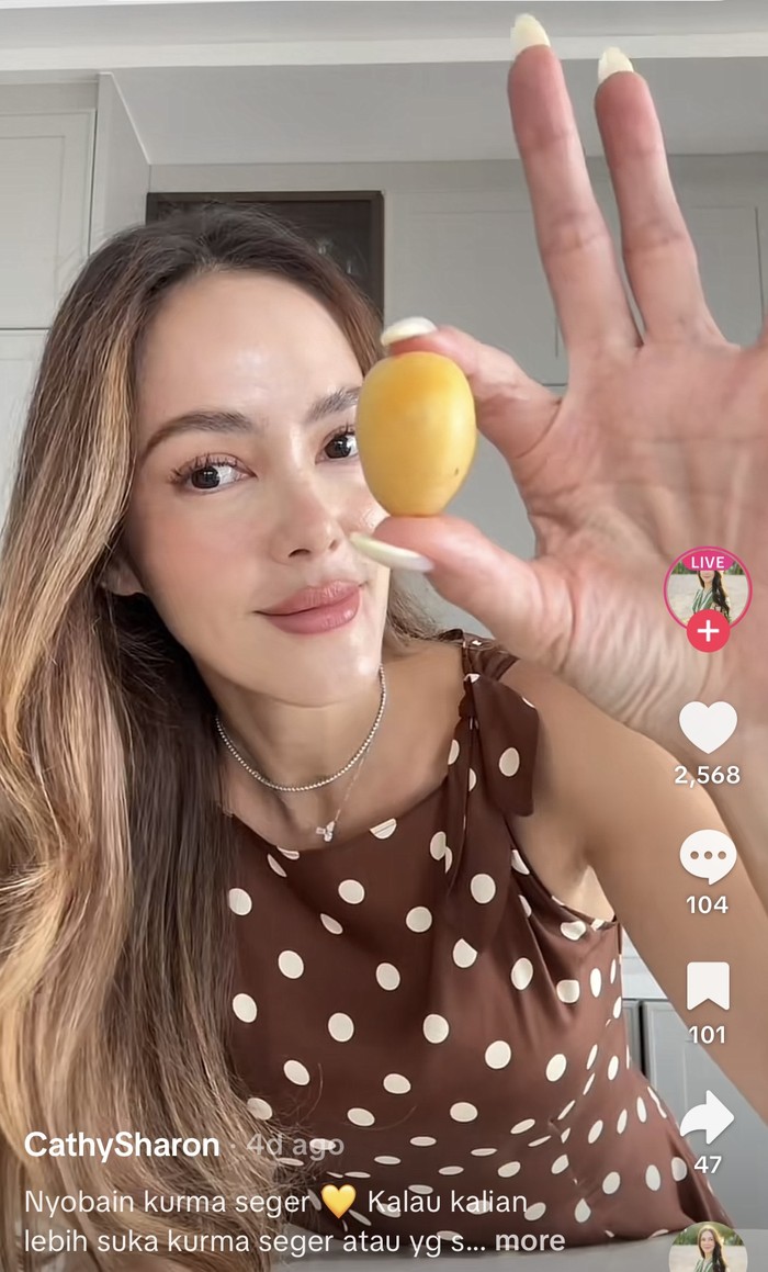 Cathy Sharon Hobi Makan Sehat, Cicip Okra Water hingga Sea Moss