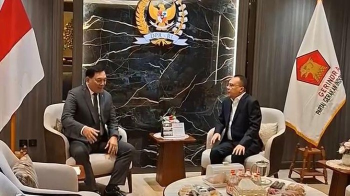 Wakil Ketua DPR Sufmi Dasco Ahmad menerima hingga mengantar Menteri Pertahanan (Menhan) Sjafrie Sjamsoeddin yang rapat dengan Komisi I DPR, Selasa (16/9/2025).