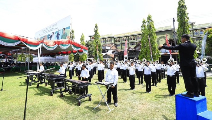 Dentum Drum Santri Gema di GMBC 2025, Meriahkan 100 Tahun Gontor