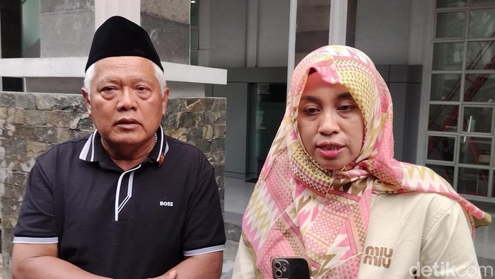 Dosen UIN Malang, Imam Muslimin bersama istrinya