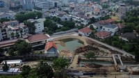 Embung atau waduk retensi ini dibangun di lahan seluas 2.991 meter persegi. Nantinya, embung berfungsi sebagai tampungan air sementara saat curah hujan tinggi, sehingga aliran air bisa dikendalikan sebelum masuk ke permukiman warga. ANTARA FOTO/Sulthony Hasanuddin