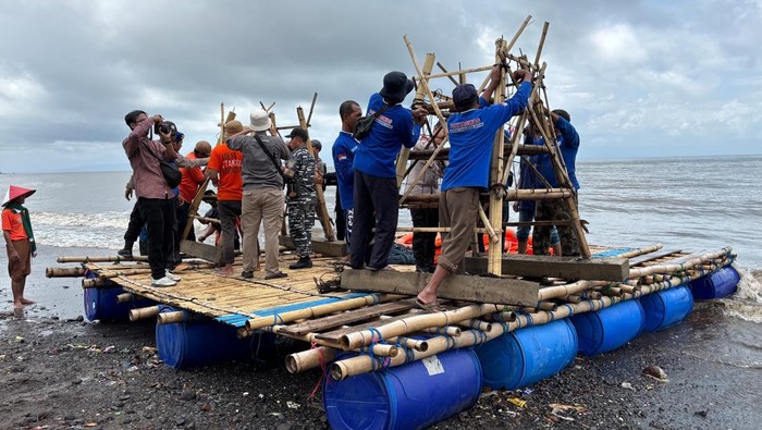 Fish bank di laut Banyuwangi