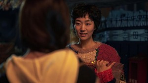 Lee Joo Young memerankan Min Ji, dokter gigi di Cheongpoong Village dan satu-satunya teman Ka Young. (Foto: dok. Netflix)