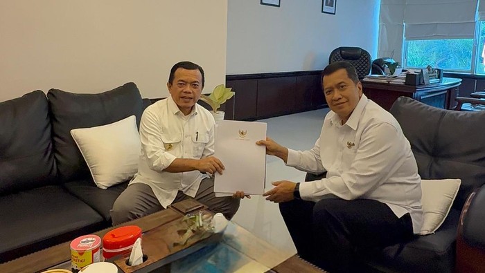 Gubernur Jambi mengantar berkas usulan PPPK ke KemenPANRB.