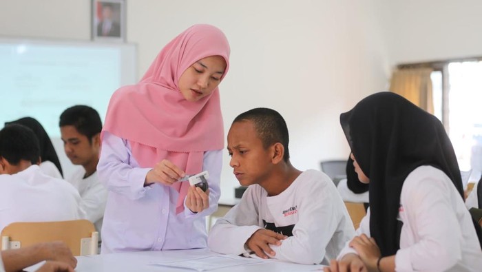 Ilustrasi Pembelajaran di Sekolah Rakyat Ilustrasi Pembelajaran di Sekolah Rakyat