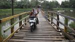 Jembatan Apung Ini Jadi Penyelamat Akses Antar Desa