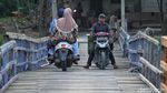 Jembatan Apung Ini Jadi Penyelamat Akses Antar Desa