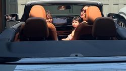 Jessica Iskandar Semringah Banget, Pamer Mobil Convertible Baru