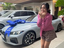 Jessica Iskandar Semringah Banget, Pamer Mobil Convertible Baru
