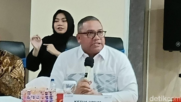 Ketua Tim Penanggung Jawab SNPMB Eduart Wolok.