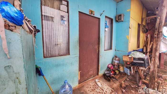 Kondisi rumah Awaludin Kampung Cangri, Desa Manggungharja, Kecamatan Ciparay, Kabupaten Bandung.