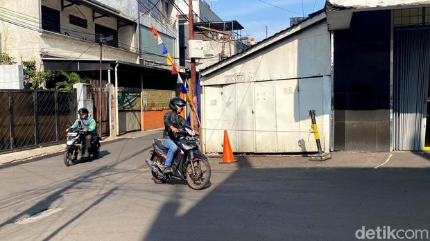 Lokasi korban dugaan bunuh diri terjatuh.