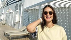 Santai Tanpa Makeup, Luna Maya Makin Glowing Bulan Madu di Eropa