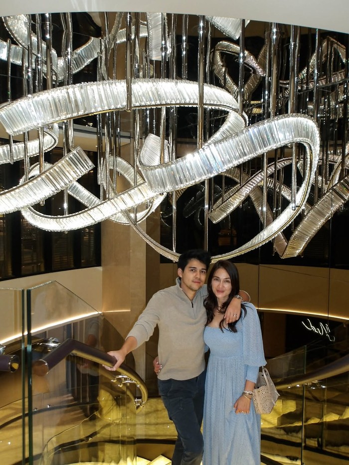 Luna Maya dan Maxime Bouttier