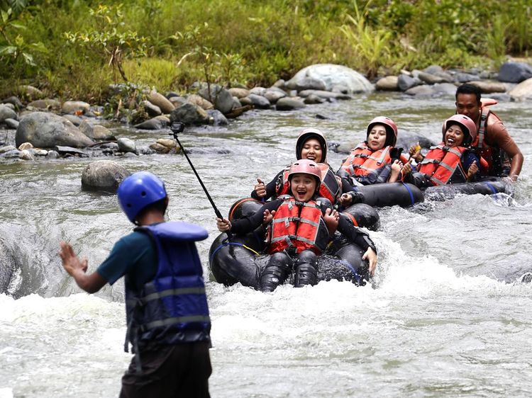 Menikmati Petualangan Seru di Botu Kapali River Tubing Gorontalo