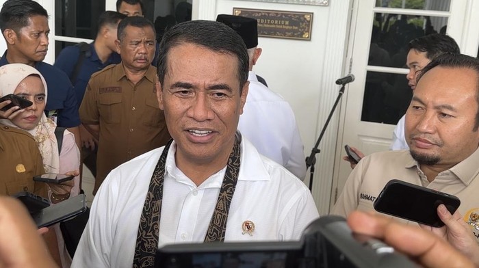 Mentan Amran Sulaiman saat acara Rakor Ketahanan Pangan se-Sumbar, Selasa (16/9/2026). (Jeka Kampai/detikSumut)