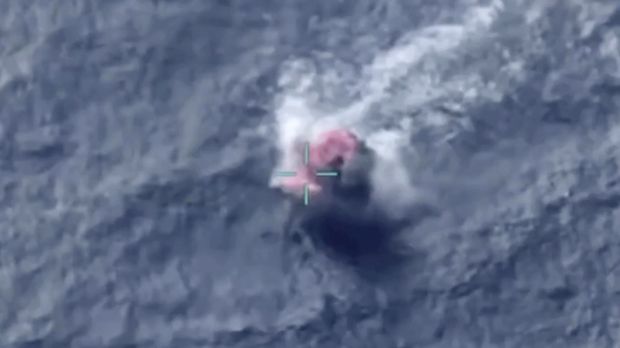 Militer AS melancarkan serangan terhadap kapal yang diduga milik kartel narkoba Venezuela yang sedang menuju Amerika Serikat. (Tangkapan Layar Video Reuters/)