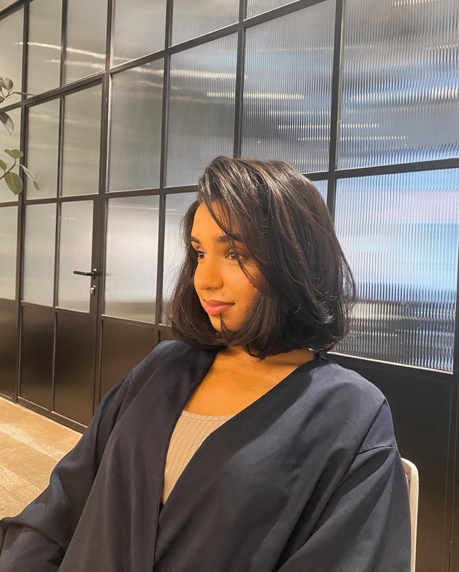 Model rambut ini mengutamakan volume tetapi dengan sentuhan yang halus sehingga memberikan kesan glamor sekaligus effortless. Foto: Instagram