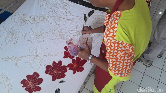 Pasien RSJ di Solo berkarya.