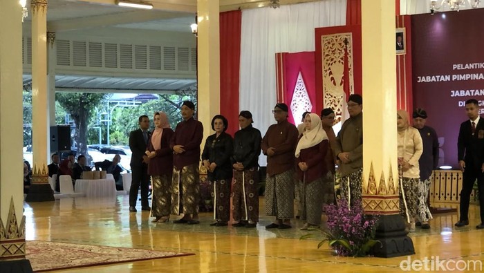 Sri Sultan HB X melantik sejumlah pejabat di lingkungan Pemda DIY, Selasa (16/9/2025).