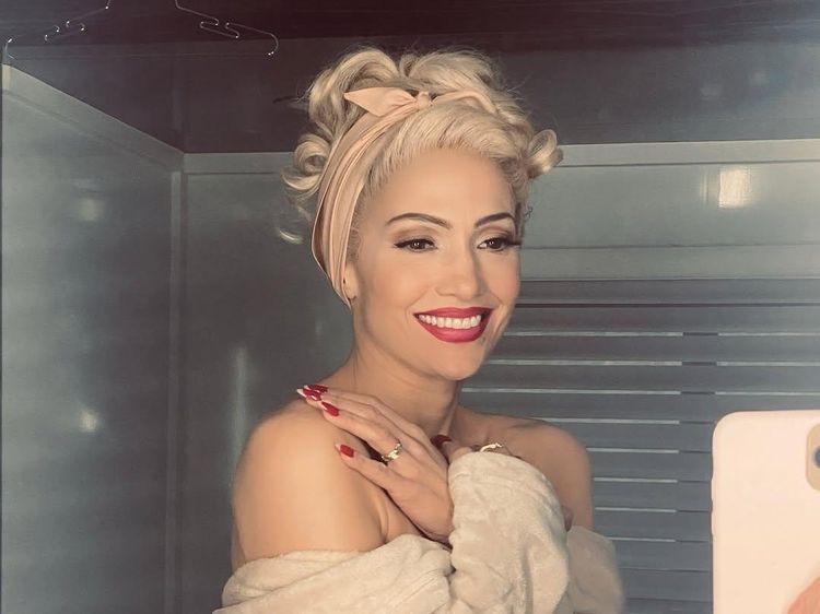 Jennifer Lopez Berambut Pirang Keriting, Bikin Pangling Dikira Gwen Stefani