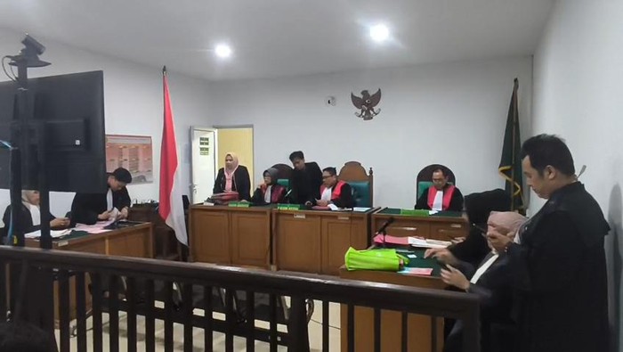 Pengadilan Negeri Kelas IA Palembang menggelar sidang lanjutan Syukri Zen.