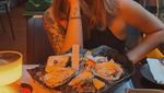 Pindah ke Melbourne, Awkarin Langsung Gas Makan Ramen di Sana