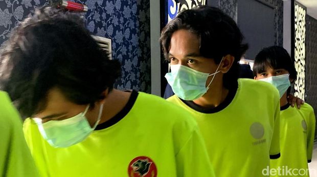 Polda Jabar tetapkan 42 tersangka demo rusuh di Bandung.