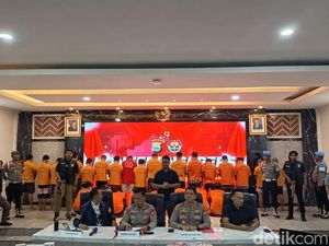 Tersangka Ricuh Saat Demo di Makassar Jadi 53 Orang, 10 Penjarah ATM di DPRD