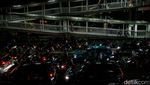 Potret Macet di Matraman, Motor Serobot Busway hingga Trotoar