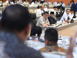 Komisi V DPR-Kemendes Sepakat Bebaskan Desa-Lahan Transmigrasi dari Kawasan Hutan