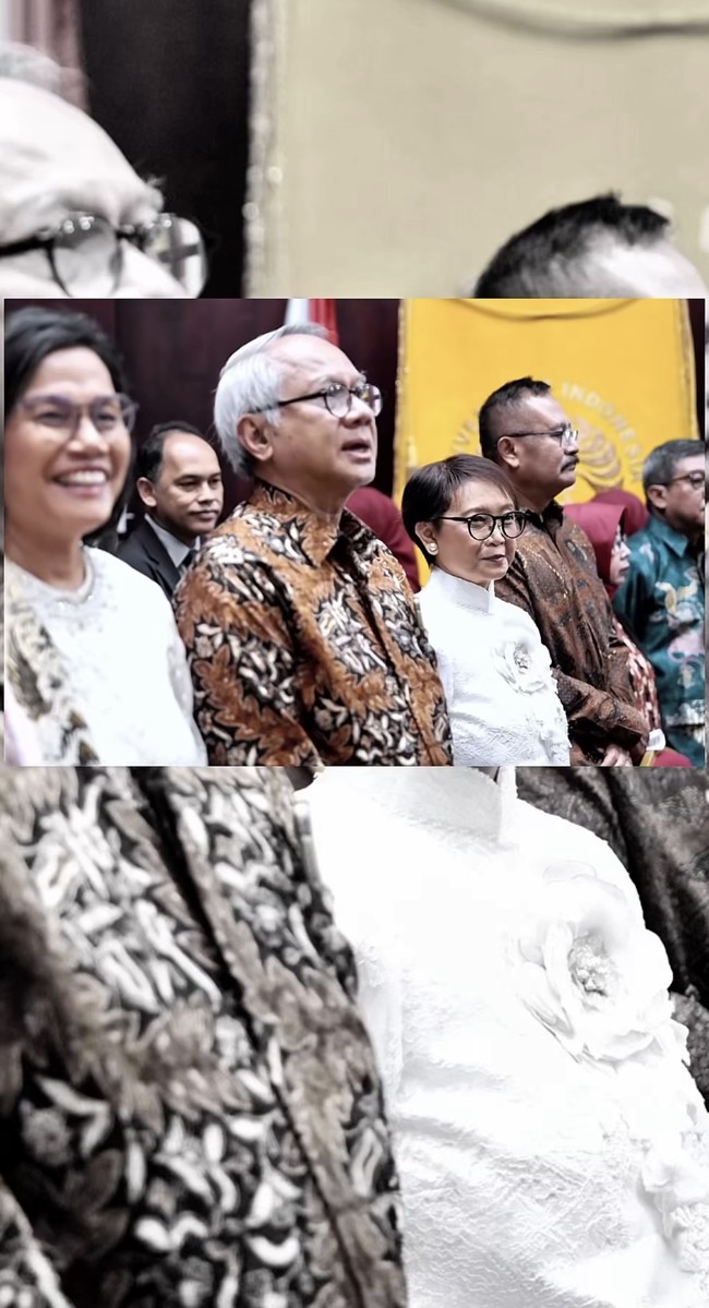 Sudah bersahabat sejak lama, Retno dan Sri Mulyani terlihat kompak. Keduanya juga duduk berdekatan saat menyaksikan proses pemberian gelar bagi putra mereka. Putra Sri Mulyani diketahui diwisuda sebagai dokter penyakit dalam, sementara putra Retno sebagai dokter spesialis jantung dan pembuluh darah. Foto: Instagram/@retno_marsudi