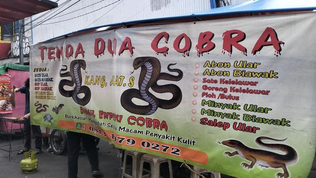 Sate ular dan biawak Tenda Dua Cobra Pasar Lama Tangerang