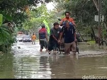 Ojek Roda Jadi Mata Pencaharian Dadakan Kala Banjir di Pangandaran