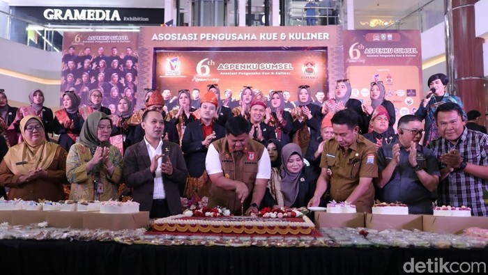 Sekda Banyuasin menghadiri acara Aspenku di OPI Mall. Sekda Banyuasin menghadiri acara Aspenku di OPI Mall.