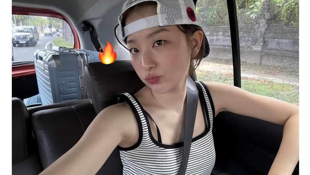 Seulgi Red Velvet Liburan ke Bali: Naik MPV-Pose dengan Pohon Pisang