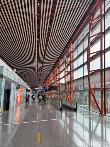 Suasana di Bandara Internasional Beijing (Yogi Ernes/detikcom)