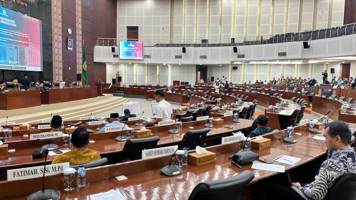 Suasana ruang rapat paripurna DPRD Sumut. (Finta Rahyuni/detikSumut)