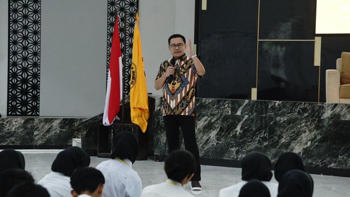 Wakil Ketua DPRD Kota Surabaya, Arif Fathoni.