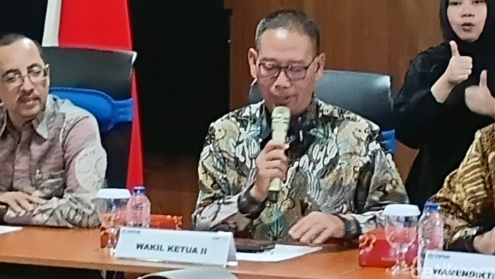 Wakil Ketua II Tim Penanggung Jawab SNPMB Prof Dr S Martono M Si