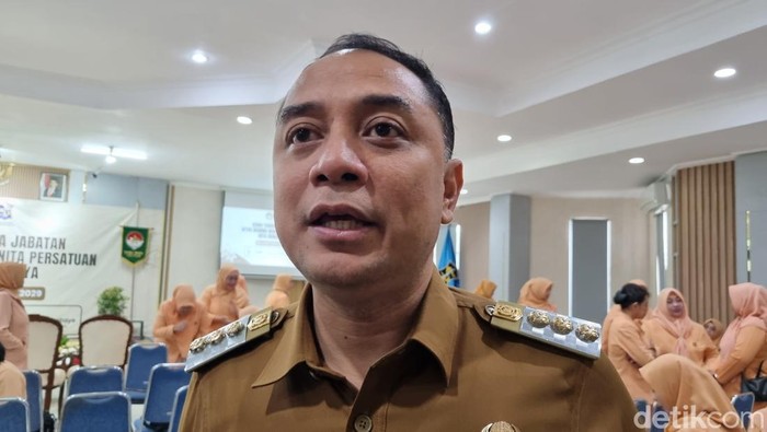 Wali Kota Surabaya Eri Cahyadi