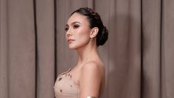 Wulan Guritno Jadi Dewi Cinta ala Aphrodite Wulan Guritno Jadi Dewi Cinta ala Aphrodite