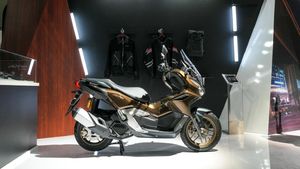 Wujud New ADV 160 Ketempelan Aksesori Resmi