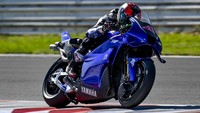 Motor Yamaha Mesin V4 Masih Ketinggalan Jauh dari Rival Motor Yamaha Mesin V4 Masih Ketinggalan Jauh dari Rival