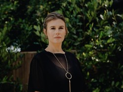 Pewaris Gucci Menang Gugatan Rp 1,8 T Usai Dilecehkan Oleh Ayah Tiri