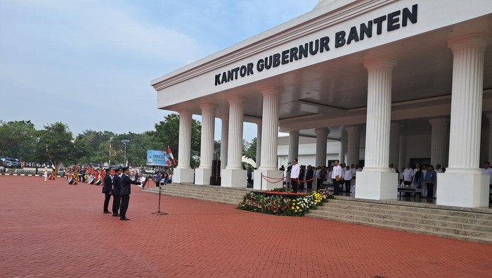 Andra Soni pimpin upacara Hari Perhubungan Nasional di Serang (Arief/detikcom)