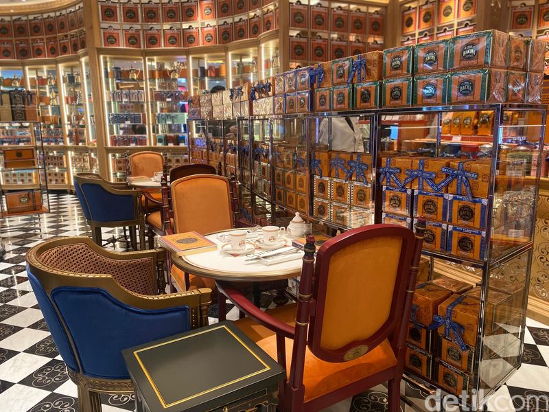 Bacha Coffee, coffee shop asal Maroko yang punya sajian kopi enak dan 'coffee room' baru di Plaza Indonesia.